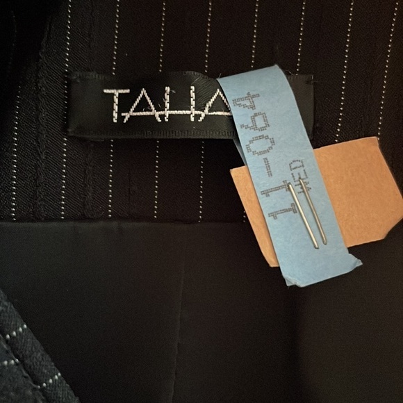 Tahari Pin Stripe Women’s Blazer Jacket Size 10 - Picture 5 of 6